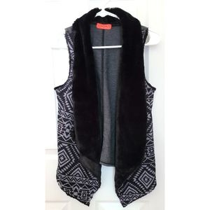 Black & Gray Trendy Fur Vest sz. medium